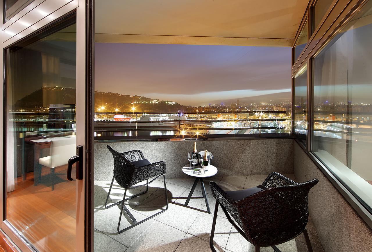 Eurostars Grand Marina Hotel GL Barcelona Exterior foto The view from a balcony